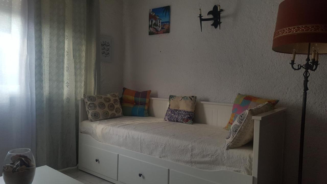 Quarteira Home Beach Ferias Tranquilas A 1Km Da Praia Totalmente Renovado Екстериор снимка