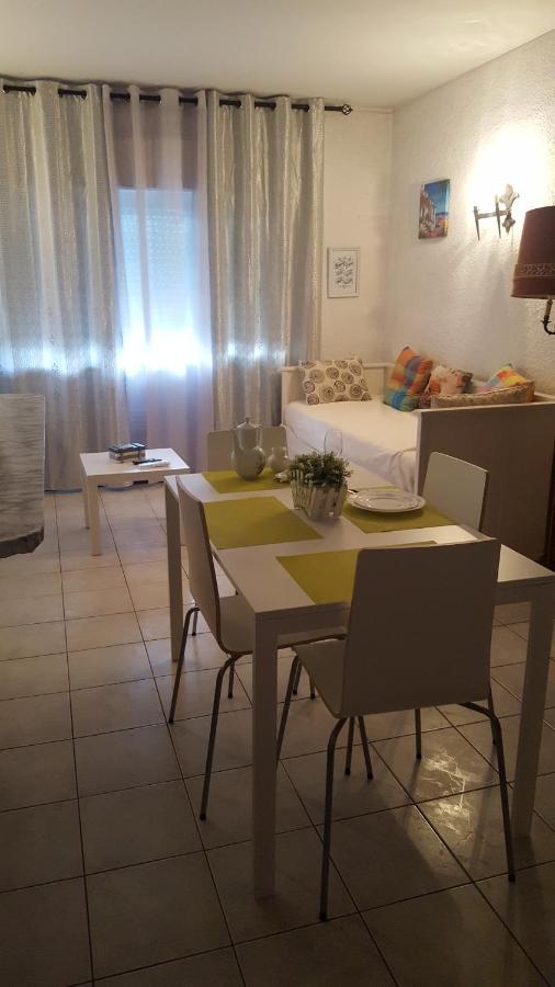 Quarteira Home Beach Ferias Tranquilas A 1Km Da Praia Totalmente Renovado Екстериор снимка