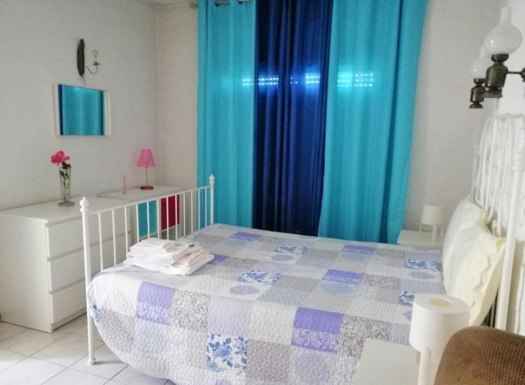 Quarteira Home Beach Ferias Tranquilas A 1Km Da Praia Totalmente Renovado Екстериор снимка