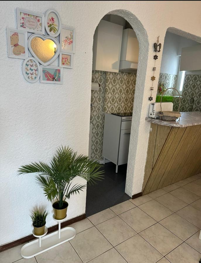 Quarteira Home Beach Ferias Tranquilas A 1Km Da Praia Totalmente Renovado Екстериор снимка