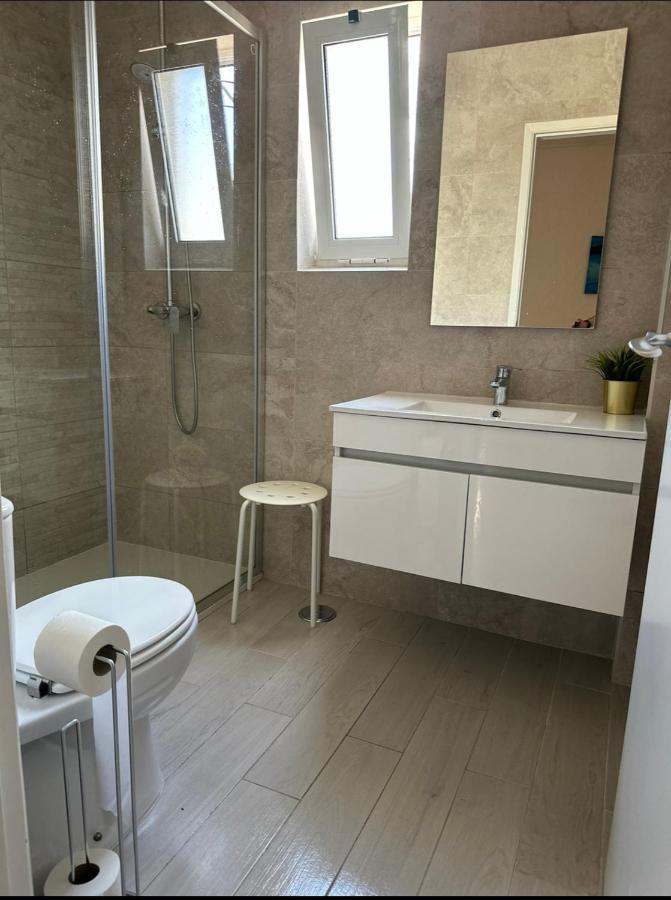 Quarteira Home Beach Ferias Tranquilas A 1Km Da Praia Totalmente Renovado Екстериор снимка