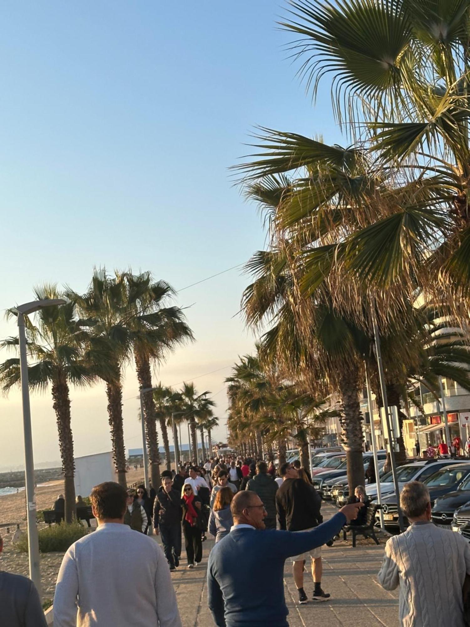 Quarteira Home Beach Ferias Tranquilas A 1Km Da Praia Totalmente Renovado Екстериор снимка