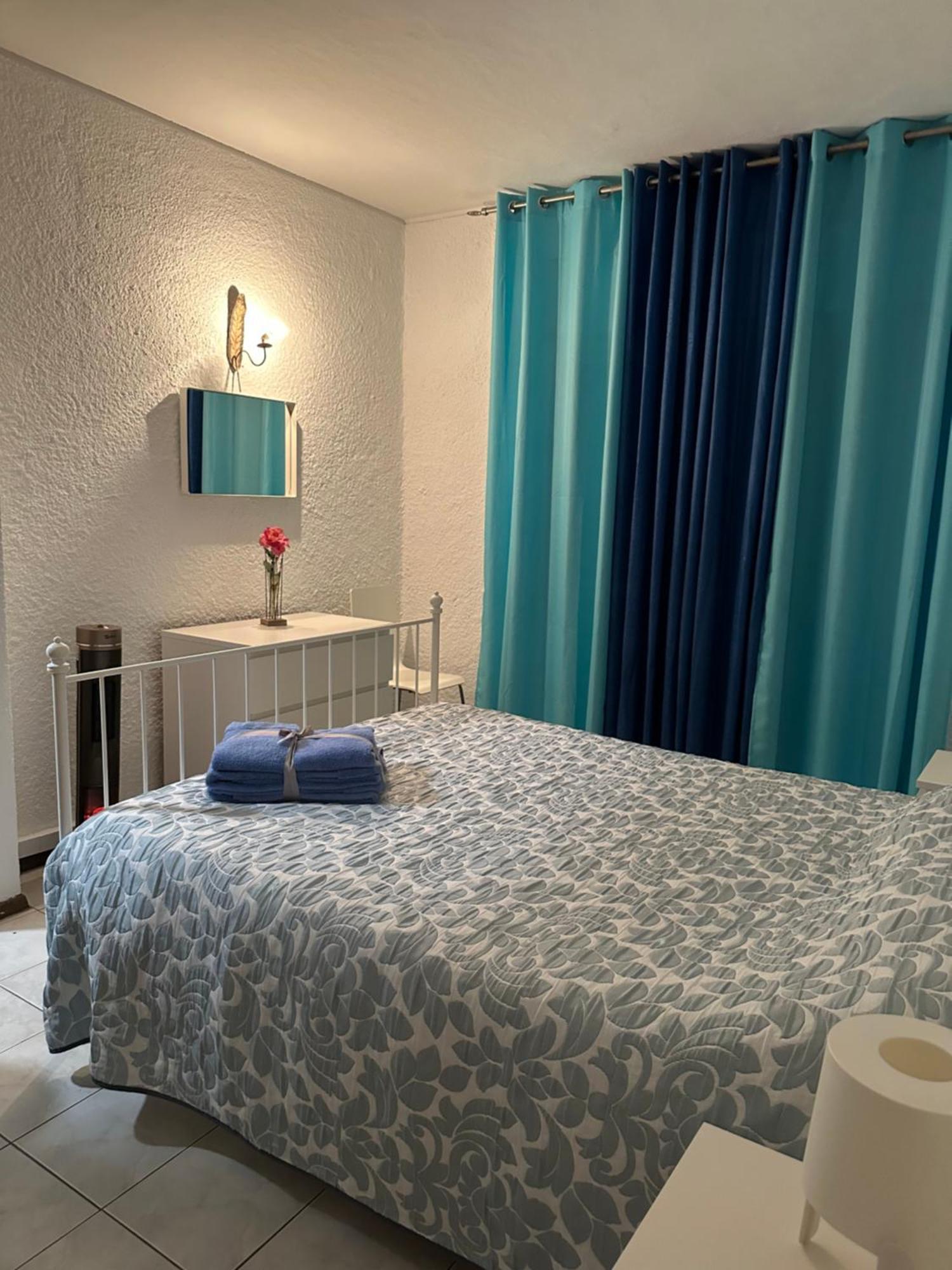 Quarteira Home Beach Ferias Tranquilas A 1Km Da Praia Totalmente Renovado Екстериор снимка